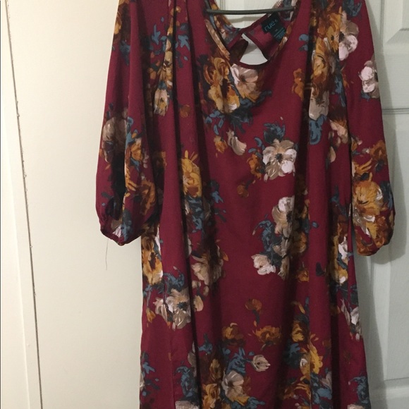 Dress - Picture 3 of 3